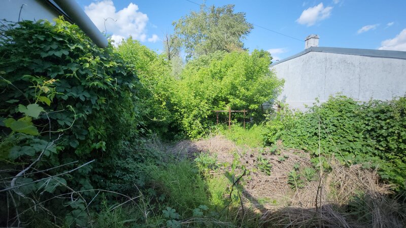 Giulesti-Sarbi, zona str. Caramidariei, doar 400 m capat tramvai 44.